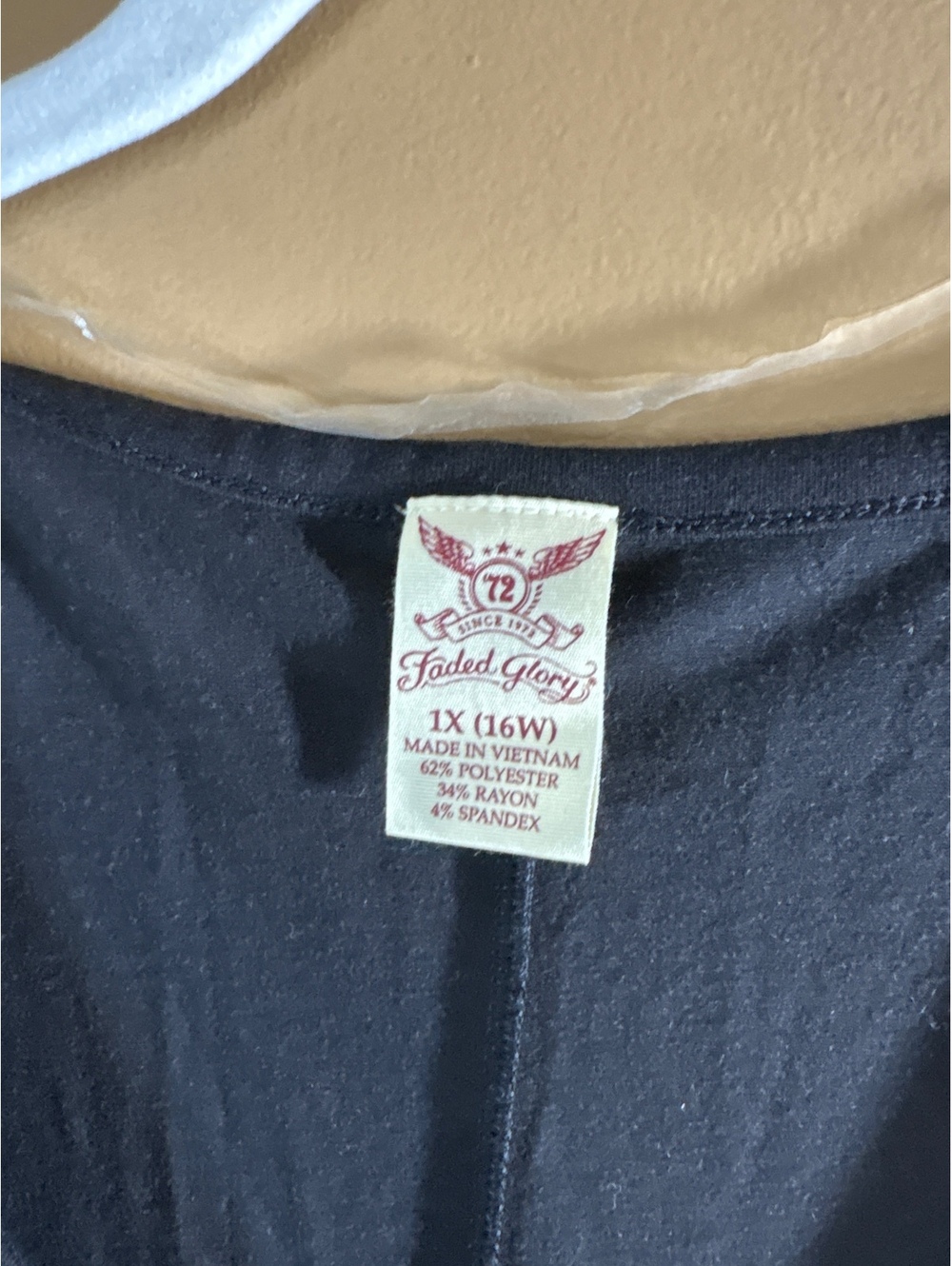 HC1204 Faded Glory Women's Black Short Sleeve Pocket T-Shirt Size 1X (16W)